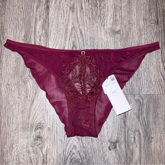 NEW!! Women’s Secret Push-up Bra & Undies Set - Picture 6 of 7